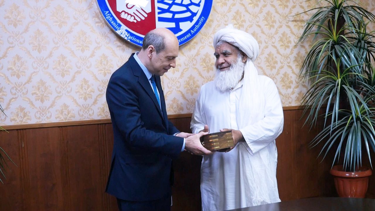 ه پېښو سره د مبارزې آمادګۍ ملي ادارې سرپرست د روسیې د فدراتیف جمهوریت له سفیر سره وکتل
